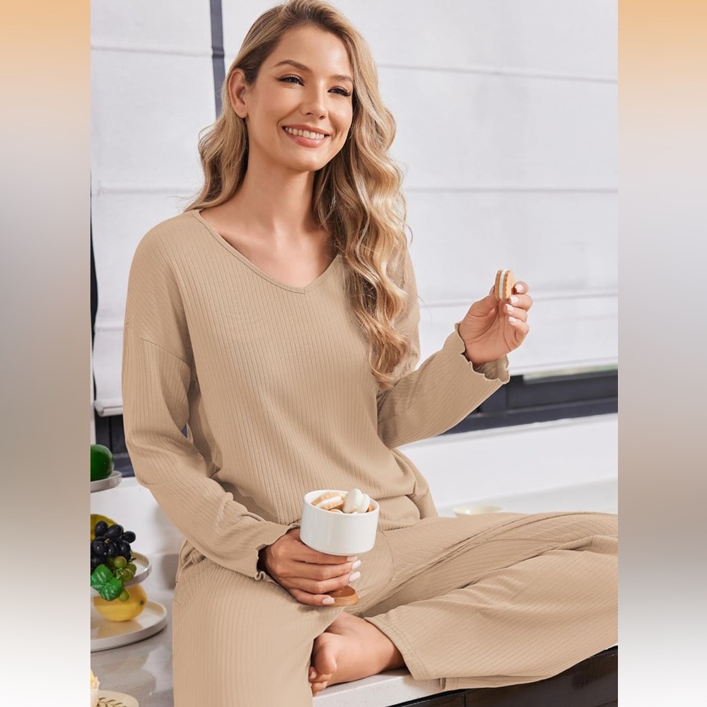 Ribbed knit Lounge Set - Picture 2 of 6